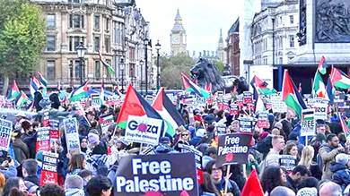 الغارديان: شرطة لندن ترفض إلغاء مسيرة مؤيدة لفلسطين.. وتواصل الاستقالات في “حزب العمال” احتجاجاً على موقف زعيمه